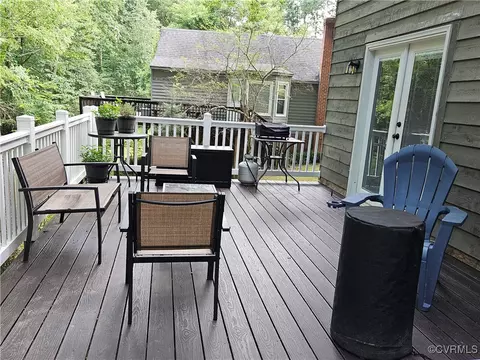 Exterior - 7106 Full Rack Dr, Midlothian, VA 23112 photo 3 of 7