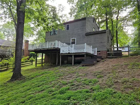 Exterior - 7106 Full Rack Dr, Midlothian, VA 23112 photo 6 of 7