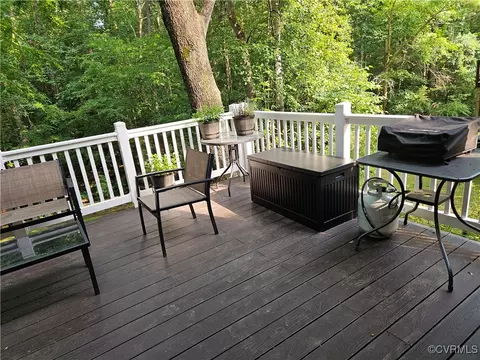 Exterior - 7106 Full Rack Dr, Midlothian, VA 23112 photo 2 of 7