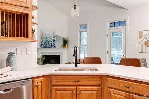 12019 Longfellow Dr, Midlothian, VA 23112 photo 7