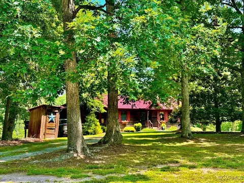 5280 Meherrin Rd, Meherrin, VA 23954