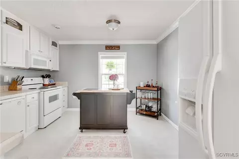 Kitchen - 251 Apache Dr, Deltaville, VA 23043 photo 1 of 4