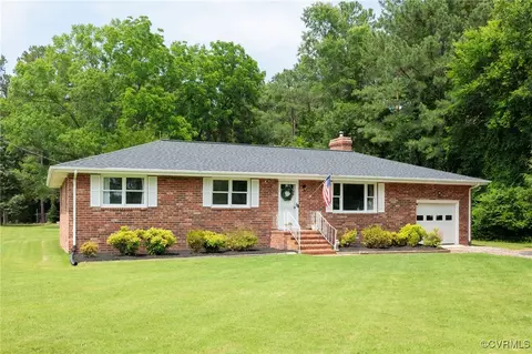 2000 Point Of Rocks Rd, Chester, VA 23836
