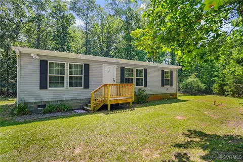 373 Ivy Rd, Howardsville, VA 24562