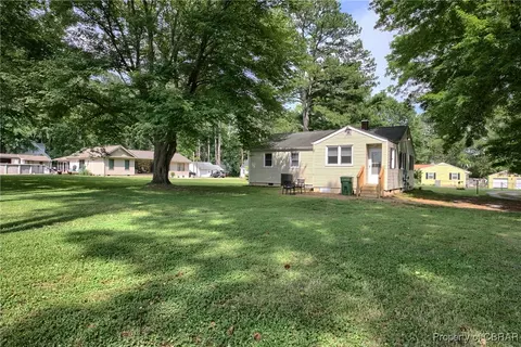 Exterior - 7284 Farinholt St, Gloucester, VA 23061 photo 7 of 7