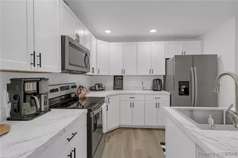 Kitchen - 7284 Farinholt St, Gloucester, VA 23061 photo 3 of 4