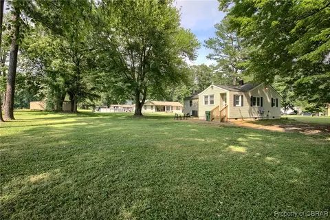 Exterior - 7284 Farinholt St, Gloucester, VA 23061 photo 6 of 7