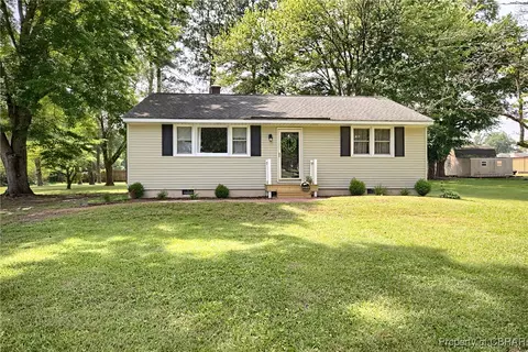 7284 Farinholt St, Gloucester, VA 23061