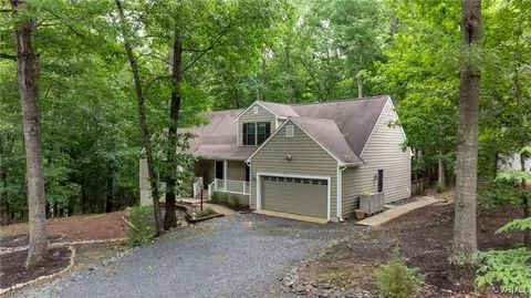 47 Marwood Dr, Palmyra, VA 22963