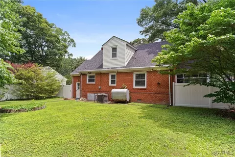 Exterior - 1012 Ridgecliff Dr, Richmond, VA 23224 photo 11 of 13