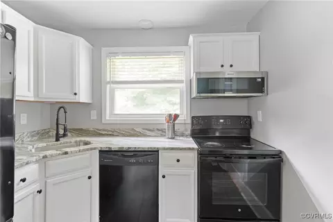 Kitchen - 1012 Ridgecliff Dr, Richmond, VA 23224 photo 3 of 3