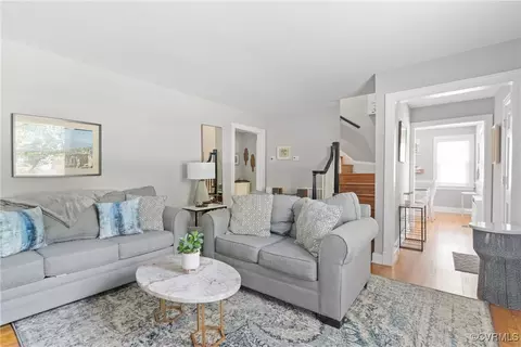 Living - 1012 Ridgecliff Dr, Richmond, VA 23224 photo 2 of 3