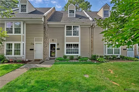 10 Skipwith Green Cir, Henrico, VA 23294