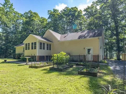 1875 Capeway Rd, Powhatan, VA 23139 photo 2