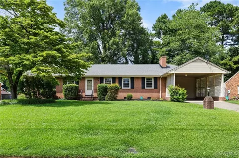 1304 Elmwood Dr, Colonial Heights, VA 23834