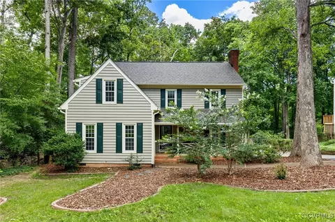 Exterior - 341 Rossmere Dr, Midlothian, VA 23114 photo 2 of 14