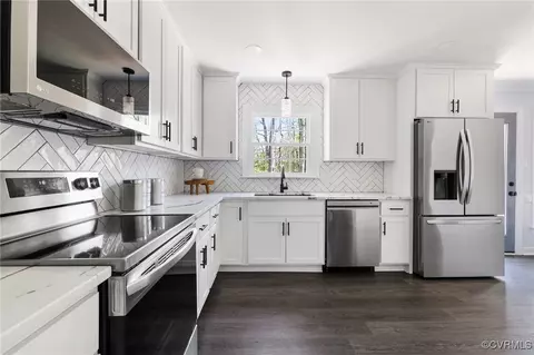 Kitchen - 341 Rossmere Dr, Midlothian, VA 23114 photo 1 of 4