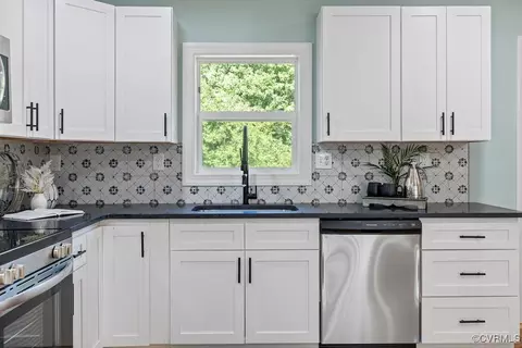 Kitchen - 2900 Barnetts Rd, Providence Forge, VA 23140 photo 3 of 5