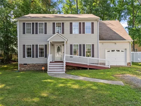 11720 Clear Ridge Dr, Midlothian, VA 23112 photo 1