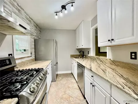 Kitchen - 11767 N Briar Patch Dr, Midlothian, VA 23113 photo 1 of 3