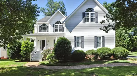 8949 Hollow Oak Dr, Midlothian, VA 23112