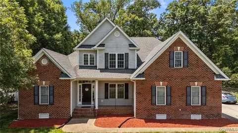 301 Enon Oaks Ln, Chester, VA 23836