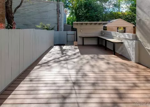 Exterior - 2921 E Marshall St, Richmond, VA 23223 photo 6 of 9