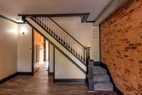 Entry Way - 2921 E Marshall St, Richmond, VA 23223 photo 2 of 4