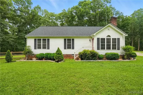 15685 Kennons Ln, Amelia Court House, VA 23002