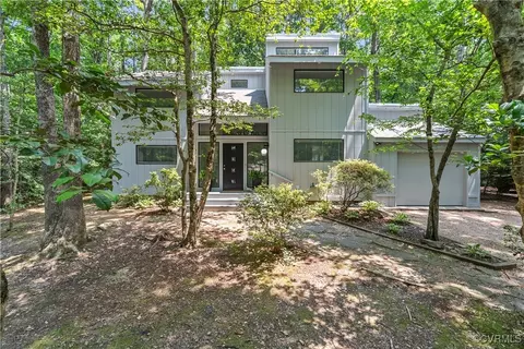 4458 Old Fox Trl, Midlothian, VA 23112