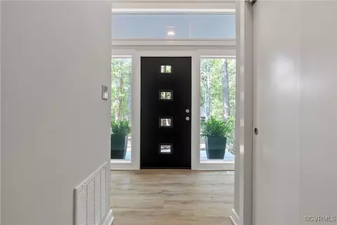 Entry Way - 4458 Old Fox Trl, Midlothian, VA 23112 photo 1 of 6
