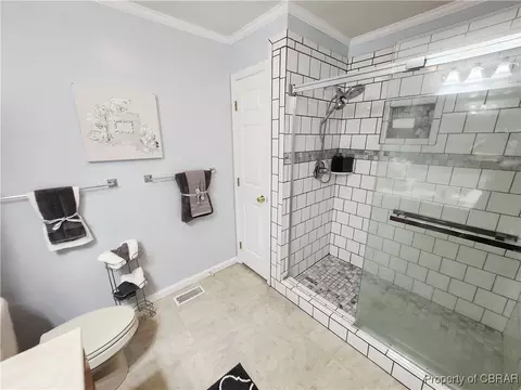 Bath - 6715 Mann Ave, Gloucester, VA 23061 photo 2 of 5