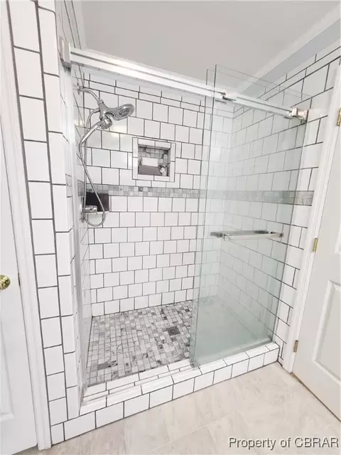 Bath - 6715 Mann Ave, Gloucester, VA 23061 photo 3 of 5