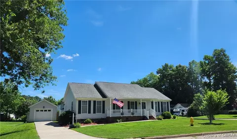 6715 Mann Ave, Gloucester, VA 23061