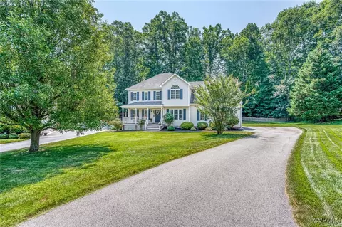 12315 Hillcreek Cir, Midlothian, VA 23112