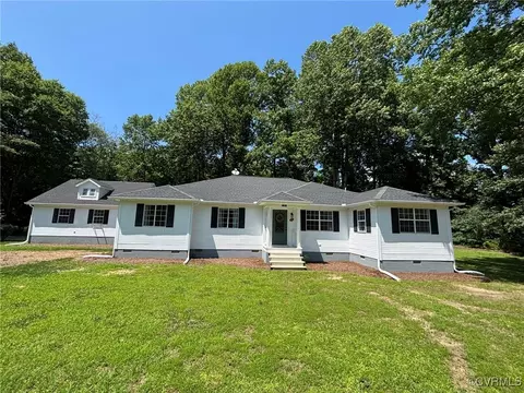 111 New South Rd, Kilmarnock, VA 22482