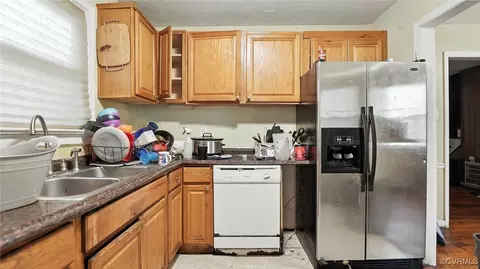 Kitchen - 17 E 31st St, Richmond, VA 23224 photo 1 of 3