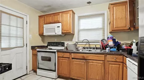 Kitchen - 17 E 31st St, Richmond, VA 23224 photo 3 of 3