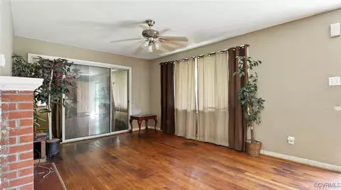 Living - 17 E 31st St, Richmond, VA 23224 photo 3 of 4
