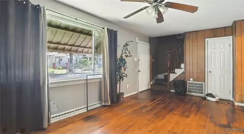 Living - 17 E 31st St, Richmond, VA 23224 photo 2 of 4
