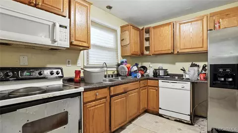 Kitchen - 17 E 31st St, Richmond, VA 23224 photo 2 of 3