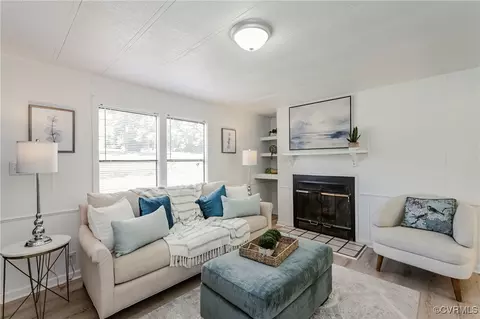 Living - 21113 River Rd, Sutherland, VA 23885 photo 1 of 4