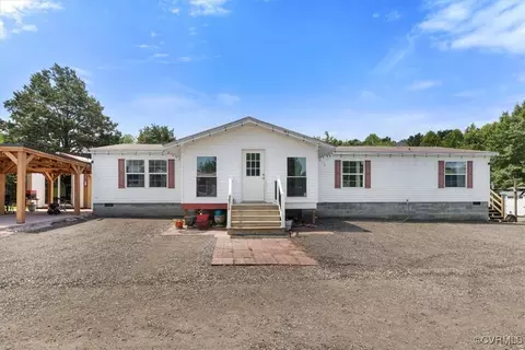 10215 Peachtree Ln, Amelia Court House, VA 23002