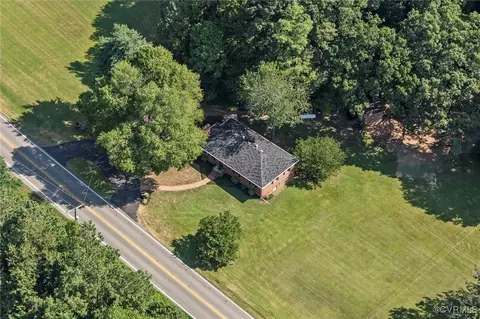 2001 Hicks Rd, North Chesterfield, VA 23235 photo 3