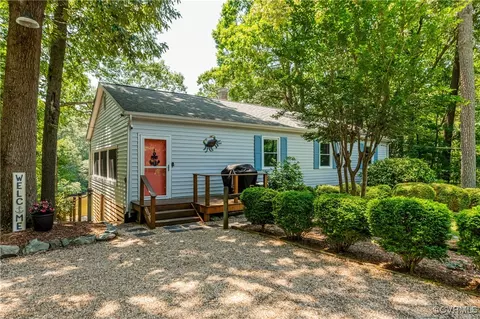 23 Windward Ln, Lancaster, VA 22503