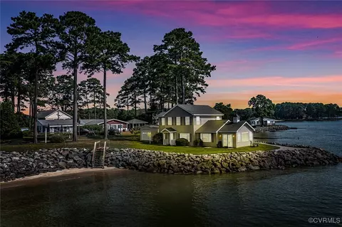 164 Bay Shore Ave, Reedville, VA 22539
