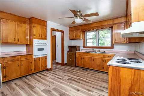 Kitchen - 2400 E Hundred Rd, Chester, VA 23836 photo 2 of 4