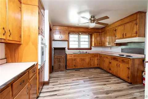 Kitchen - 2400 E Hundred Rd, Chester, VA 23836 photo 4 of 4