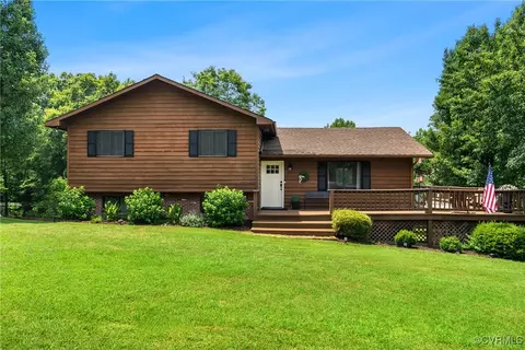 275 Meadowview Ln, Farmville, VA 23901