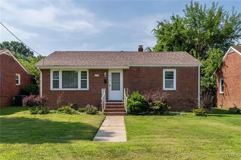 213 Moore Ave, Colonial Heights, VA 23834